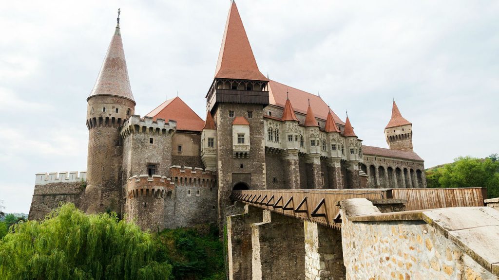 trip.am - castle medieval hunedoara