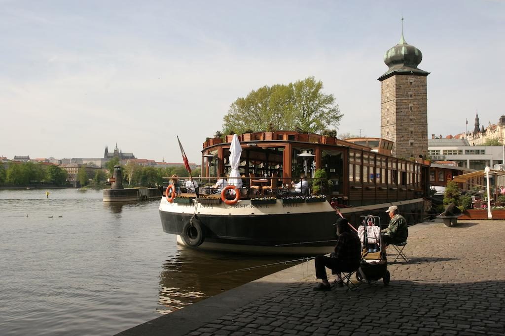 trip.am - Boat Hotels в Праге